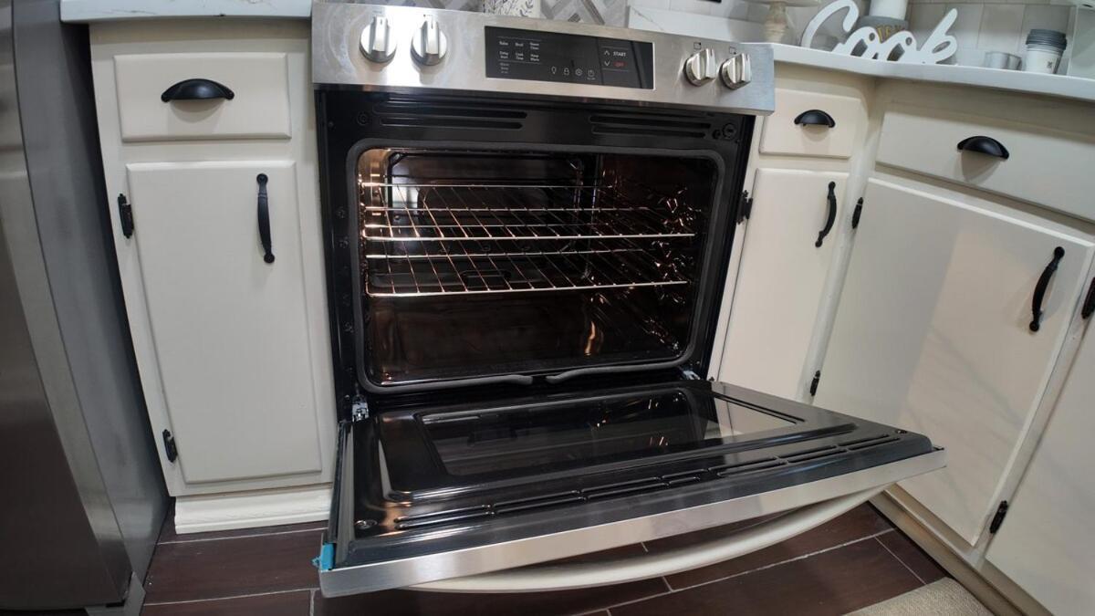 Elegant Townhome Retreat With King Bed Near I-10, Capitol, Fsu & Famu Tallahassee